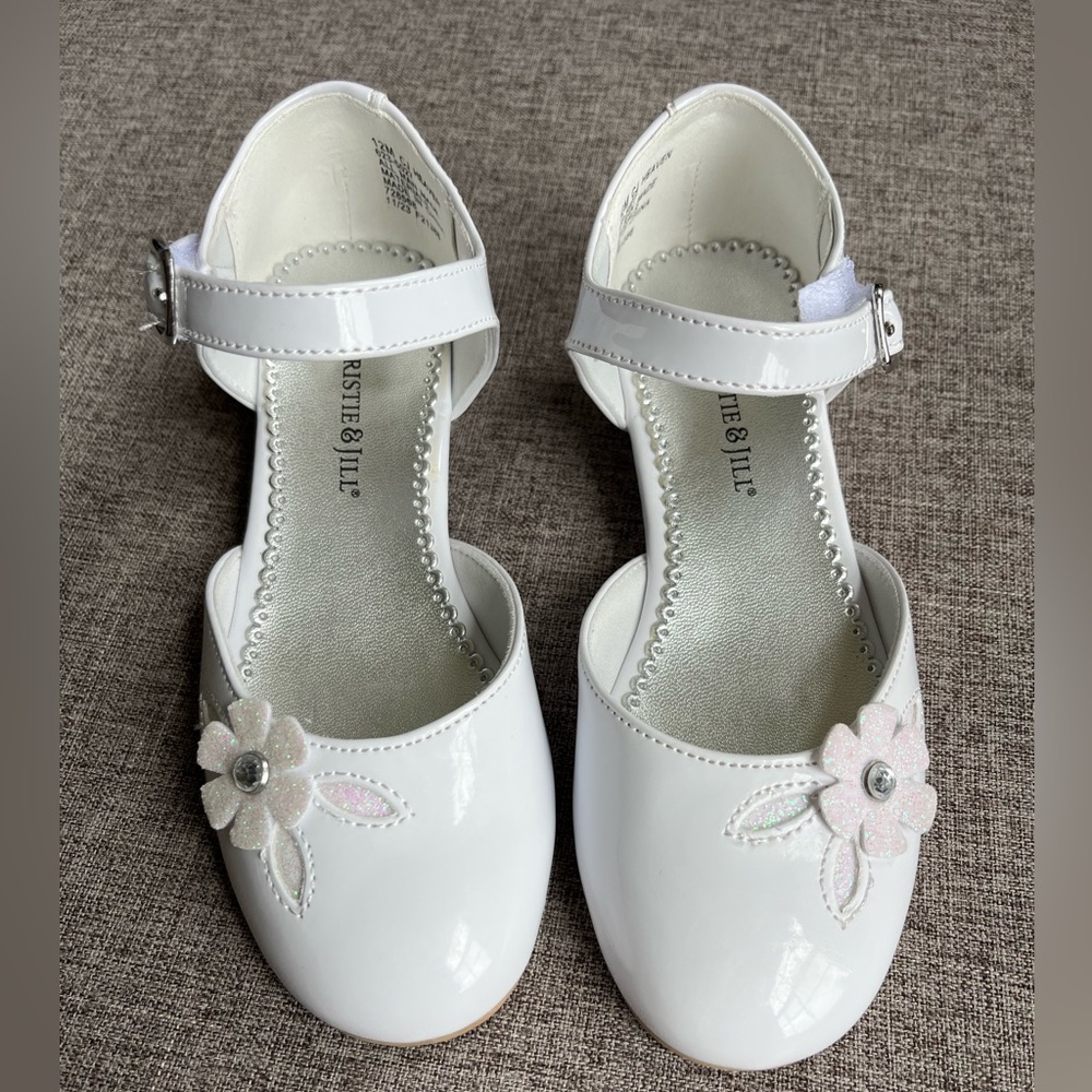 Girls white super cute shoes size 12 M